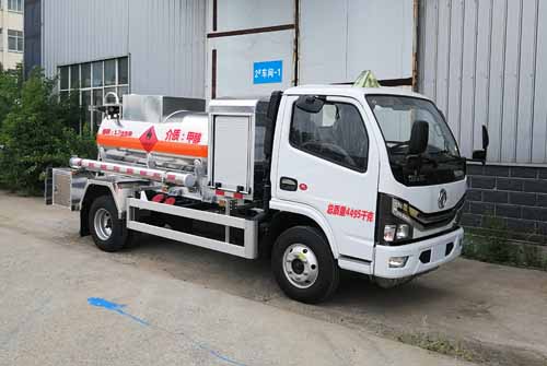 東風多利卡D6國六易燃液體罐式運輸車圖片